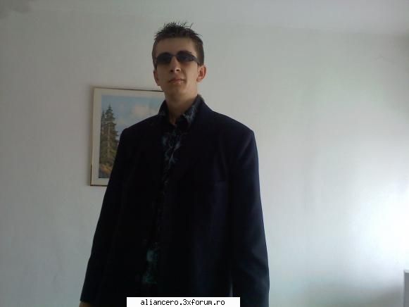 rumania > targoviste  :))) poza cu mine, sper sa mearga =)) 18 ani, capricorn sexos ca dq =)) asta`s